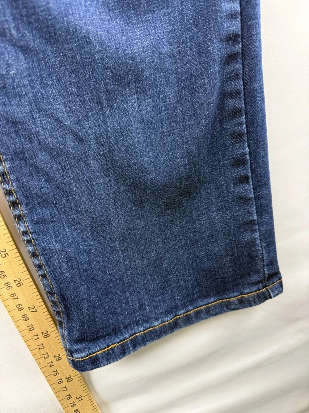 Levi’s 513 Straight Fit Jeans – Size 36x30